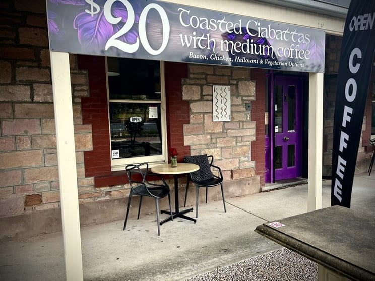 Popular Adelaide Hills Café Littlehampton, SA Popular Adelaide Hills Café Littlehampton, SA