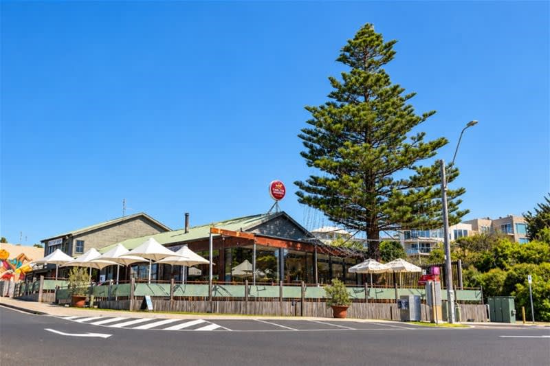 Iconic Coastal Tavern and Freehold for Sale